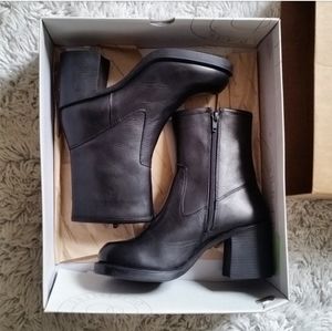 Urban Outfitters Chunky Leather Boots